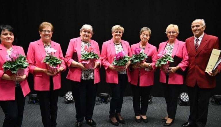 VEČER LJUDSKE PESMI V APAČAH: KONCERT LJUDSKIH PEVK Z VILIJEM TER GOSTI