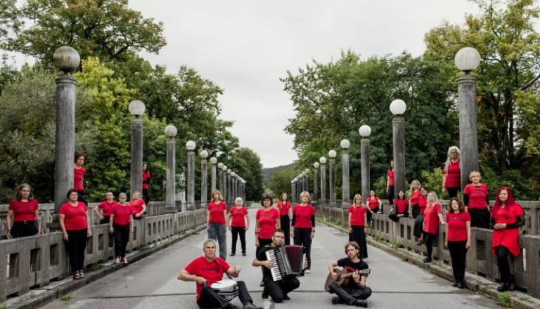 Slovesnost: Spominski dan MOMS – koncert ŽPZ KOMBINAT