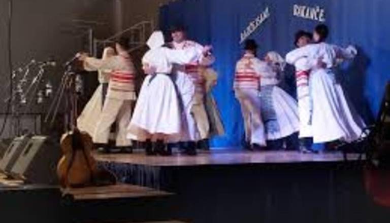 9. Folklorni popoldan
